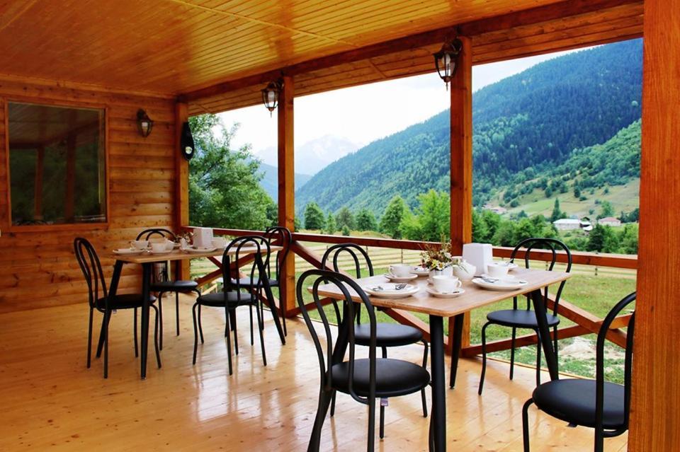 Hotel Ushba Hill Mestia Esterno foto