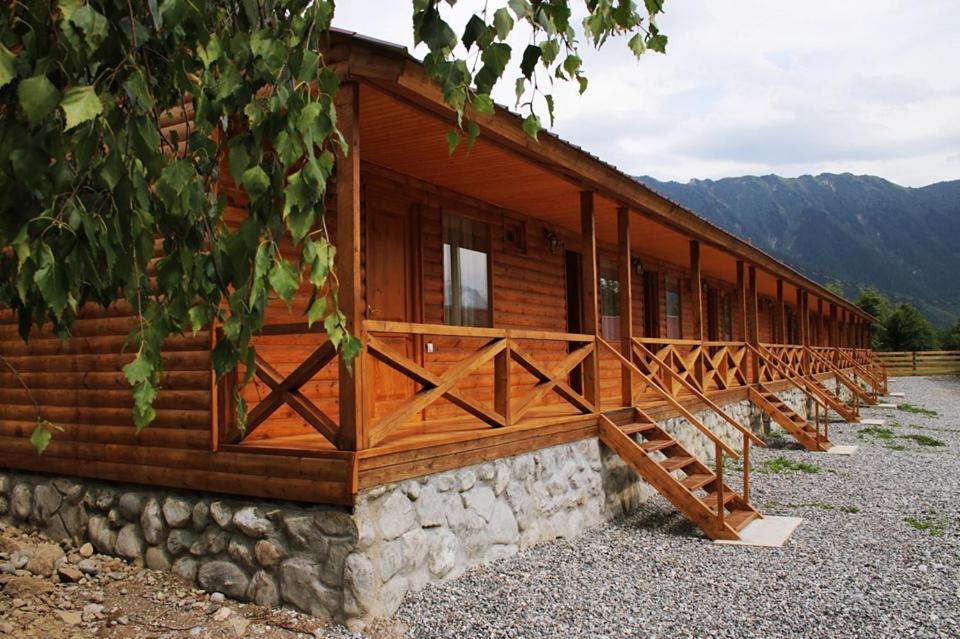 Hotel Ushba Hill Mestia Esterno foto